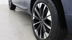 2025 (25) VOLVO XC60 2.0 B5P Ultra Dark 5dr AWD Geartronic 4899738
