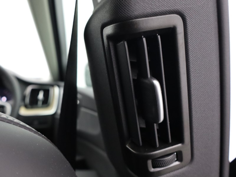 2025 (25) VOLVO XC60 2.0 B5P Ultra Dark 5dr AWD Geartronic 4899762