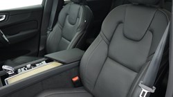 2025 (25) VOLVO XC60 2.0 B5P Ultra Dark 5dr AWD Geartronic 4899753
