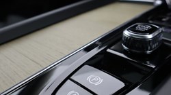 2025 (25) VOLVO XC60 2.0 B5P Ultra Dark 5dr AWD Geartronic 4899777