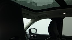 2025 (25) VOLVO XC60 2.0 B5P Ultra Dark 5dr AWD Geartronic 4899758