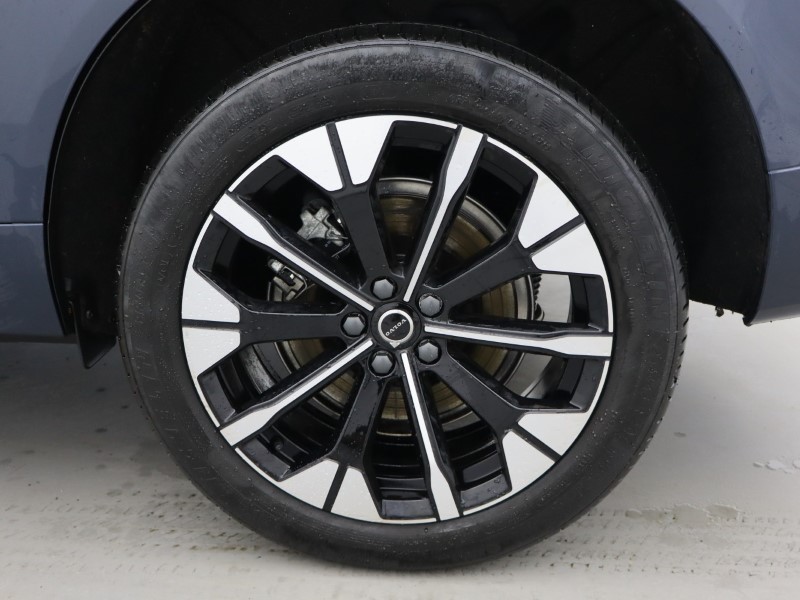 2025 (25) VOLVO XC60 2.0 B5P Ultra Dark 5dr AWD Geartronic 4899737