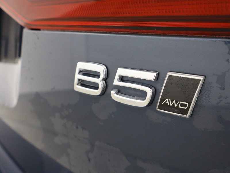 2025 (25) VOLVO XC60 2.0 B5P Ultra Dark 5dr AWD Geartronic 4899732