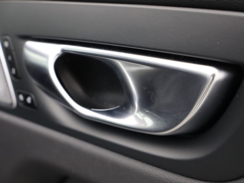 2025 (25) VOLVO XC60 2.0 B5P Ultra Dark 5dr AWD Geartronic 4899746