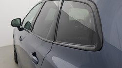 2025 (25) VOLVO XC60 2.0 B5P Ultra Dark 5dr AWD Geartronic 4899736