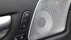 2025 (25) VOLVO XC60 2.0 B5P Ultra Dark 5dr AWD Geartronic 4899741