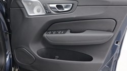 2025 (25) VOLVO XC60 2.0 B5P Ultra Dark 5dr AWD Geartronic 4899743
