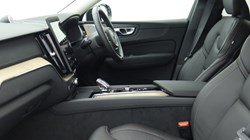 2025 (25) VOLVO XC60 2.0 B5P Ultra Dark 5dr AWD Geartronic 4899739