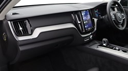 2022 (22) VOLVO XC60 2.0 B5P Plus Dark 5dr AWD Geartronic 4904234