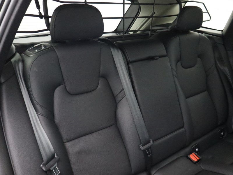 2022 (22) VOLVO XC60 2.0 B5P Plus Dark 5dr AWD Geartronic 4904238