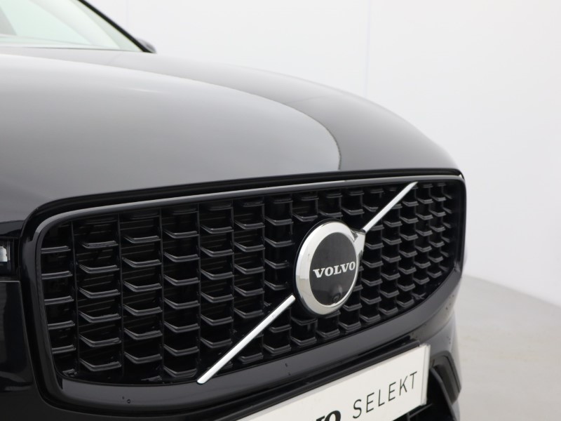 2022 (22) VOLVO XC60 2.0 B5P Plus Dark 5dr AWD Geartronic 4904270