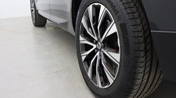 2022 (22) VOLVO XC60 2.0 B5P Plus Dark 5dr AWD Geartronic 4904220