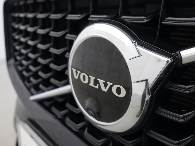 2022 (22) VOLVO XC60 2.0 B5P Plus Dark 5dr AWD Geartronic 4904271