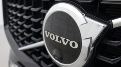 2022 (22) VOLVO XC60 2.0 B5P Plus Dark 5dr AWD Geartronic 4904271