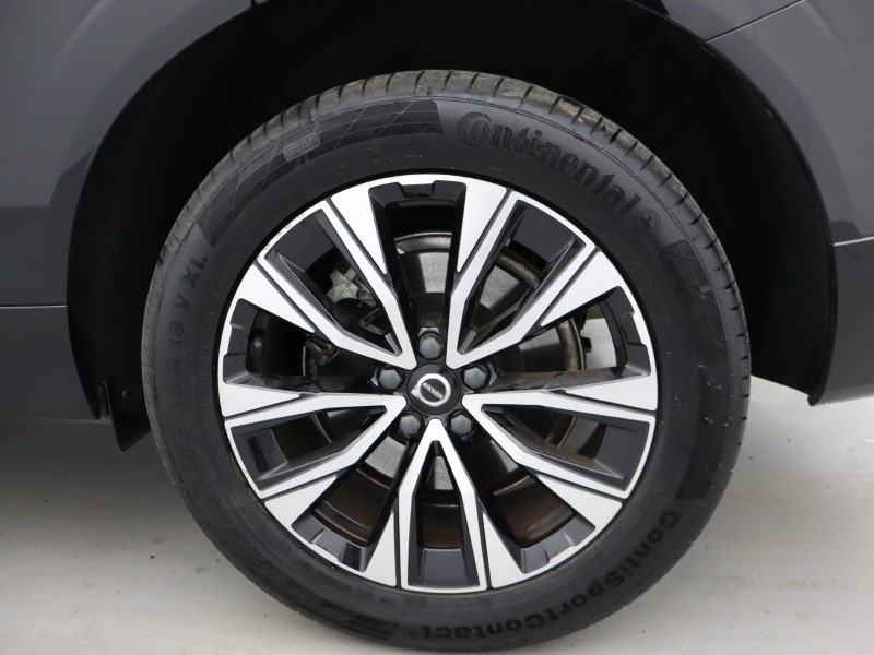 2022 (22) VOLVO XC60 2.0 B5P Plus Dark 5dr AWD Geartronic 4904219