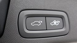 2022 (22) VOLVO XC60 2.0 B5P Plus Dark 5dr AWD Geartronic 4904216