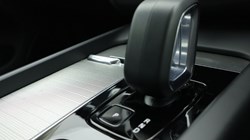 2022 (22) VOLVO XC60 2.0 B5P Plus Dark 5dr AWD Geartronic 4904254