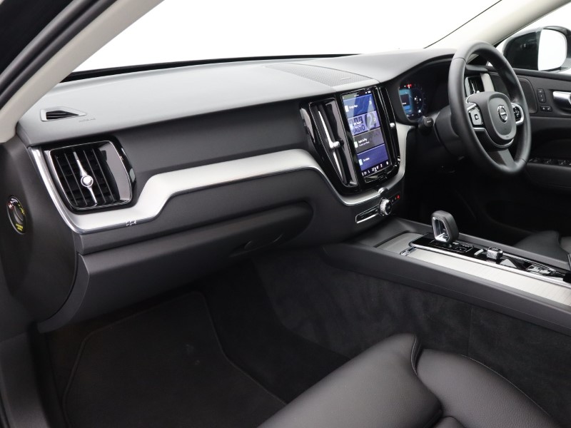 2022 (22) VOLVO XC60 2.0 B5P Plus Dark 5dr AWD Geartronic 4904235