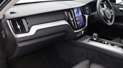 2022 (22) VOLVO XC60 2.0 B5P Plus Dark 5dr AWD Geartronic 4904235