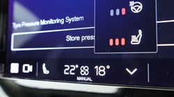 2022 (22) VOLVO XC60 2.0 B5P Plus Dark 5dr AWD Geartronic 4904252