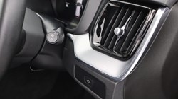 2022 (22) VOLVO XC60 2.0 B5P Plus Dark 5dr AWD Geartronic 4904228