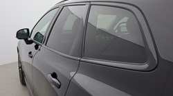 2022 (22) VOLVO XC60 2.0 B5P Plus Dark 5dr AWD Geartronic 4904218