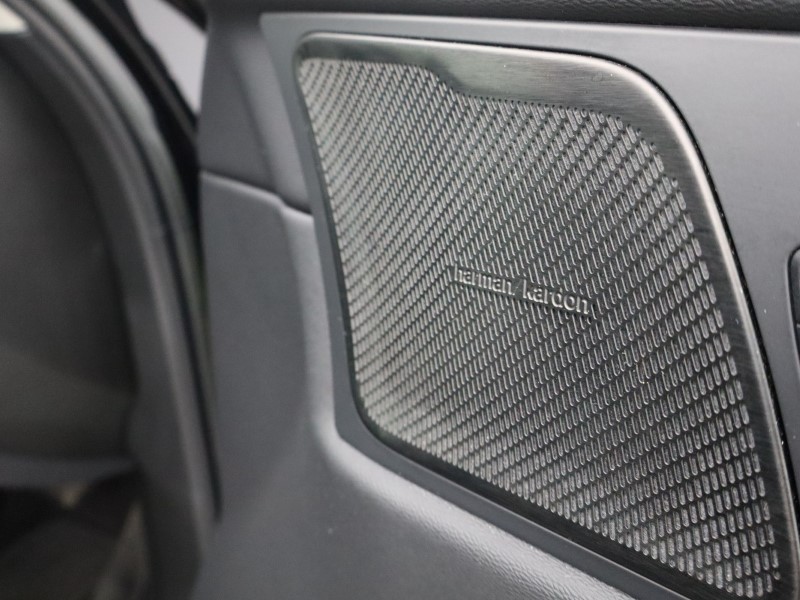 2022 (22) VOLVO XC60 2.0 B5P Plus Dark 5dr AWD Geartronic 4904224