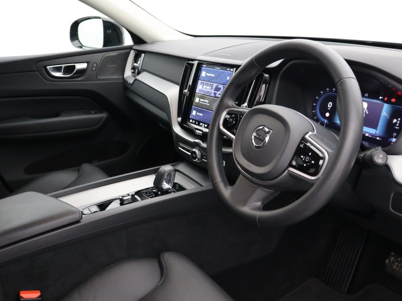 2022 (22) VOLVO XC60 2.0 B5P Plus Dark 5dr AWD Geartronic 4904232