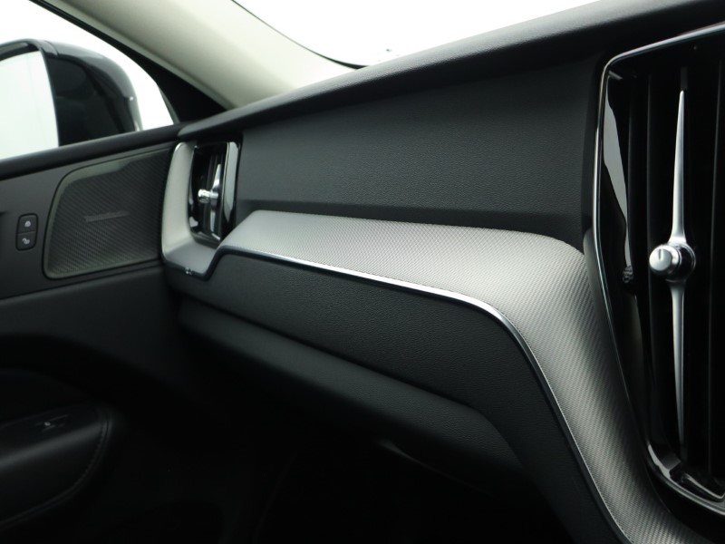 2022 (22) VOLVO XC60 2.0 B5P Plus Dark 5dr AWD Geartronic 4904256