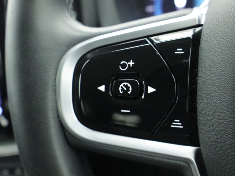 2022 (22) VOLVO XC60 2.0 B5P Plus Dark 5dr AWD Geartronic 4904244