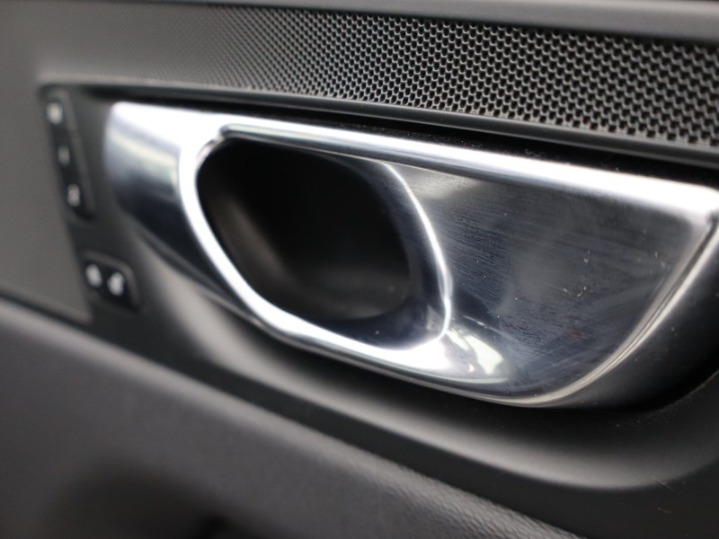 2022 (22) VOLVO XC60 2.0 B5P Inscription 5dr AWD Geartronic 4911858