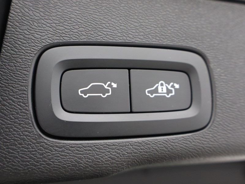 2022 (22) VOLVO XC60 2.0 B5P Inscription 5dr AWD Geartronic 4911848