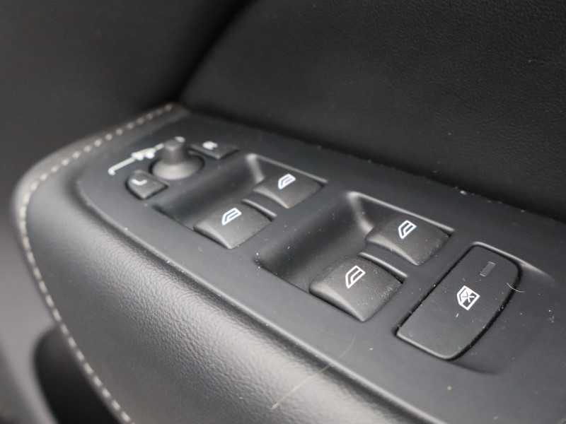 2022 (22) VOLVO XC60 2.0 B5P Inscription 5dr AWD Geartronic 4911857