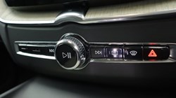2022 (22) VOLVO XC60 2.0 B5P Inscription 5dr AWD Geartronic 4911888