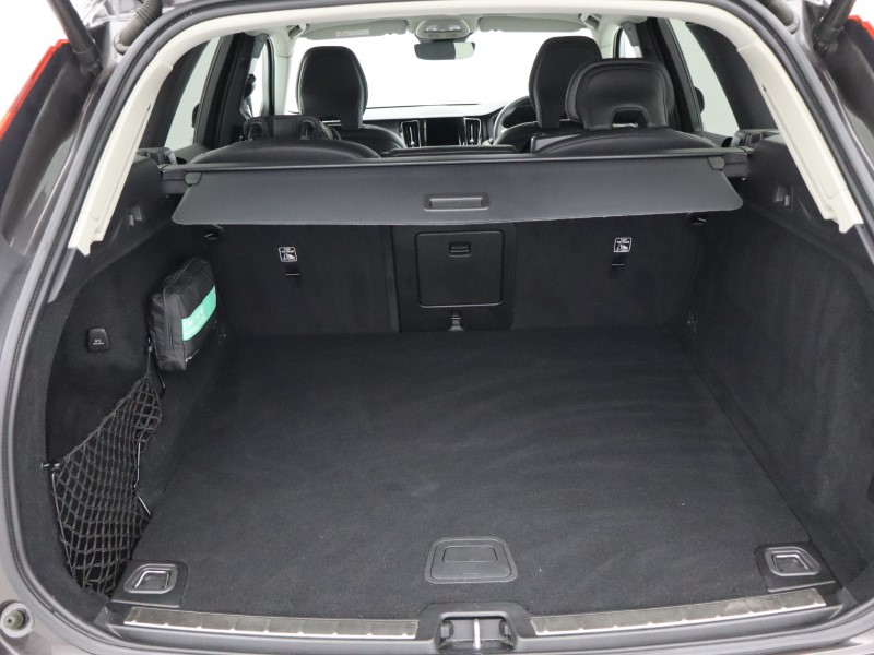 2022 (22) VOLVO XC60 2.0 B5P Inscription 5dr AWD Geartronic 4911847