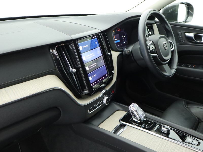 2022 (22) VOLVO XC60 2.0 B5P Inscription 5dr AWD Geartronic 4911869