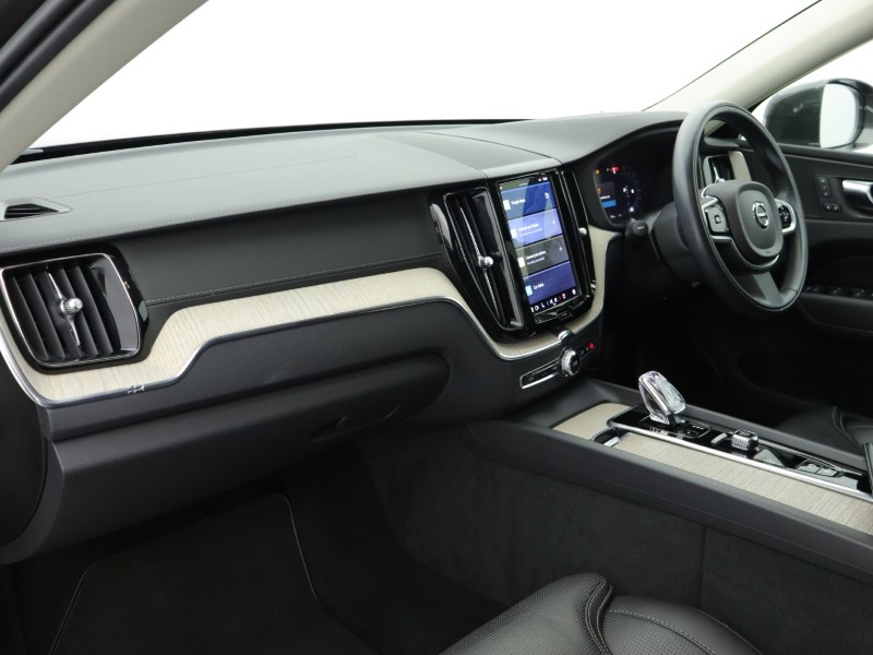 2022 (22) VOLVO XC60 2.0 B5P Inscription 5dr AWD Geartronic 4911868