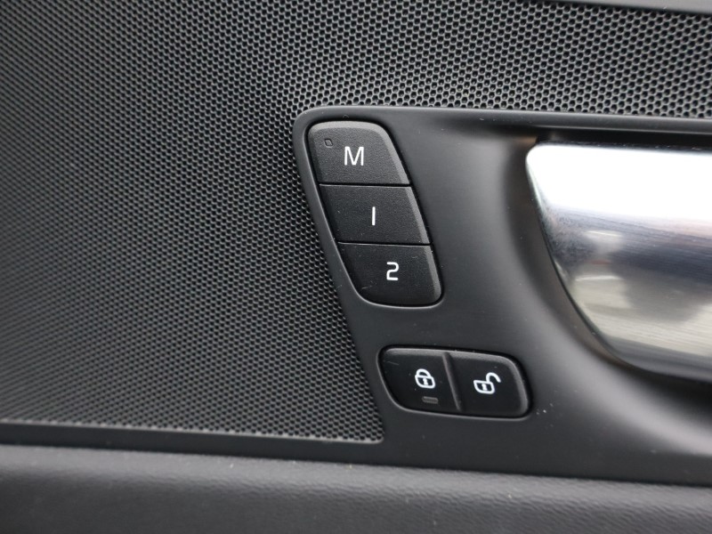 2022 (22) VOLVO XC60 2.0 B5P Inscription 5dr AWD Geartronic 4911859