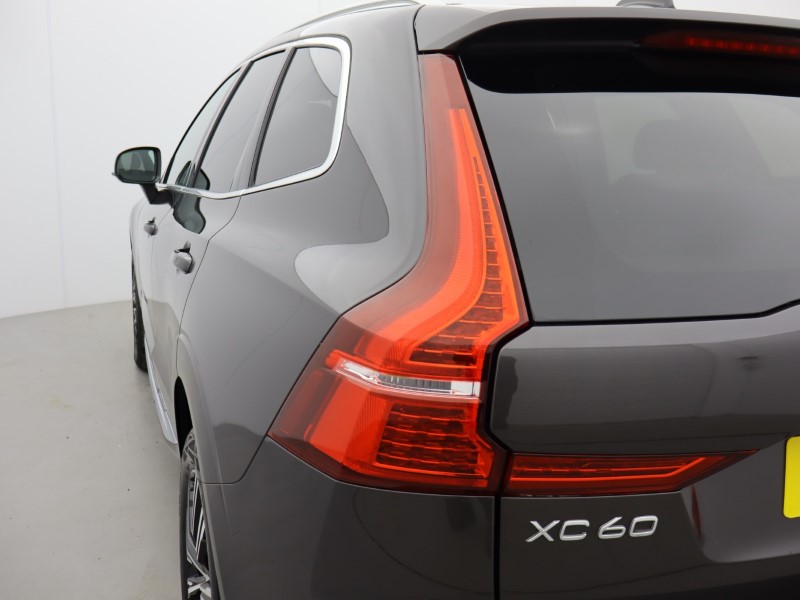 2022 (22) VOLVO XC60 2.0 B5P Inscription 5dr AWD Geartronic 4911843
