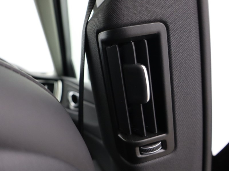 2022 (22) VOLVO XC60 2.0 B5P Inscription 5dr AWD Geartronic 4911874