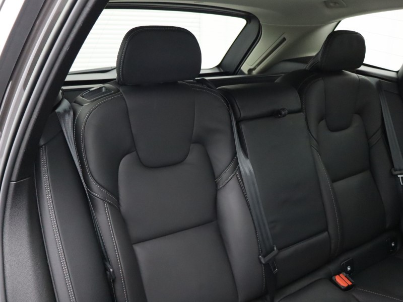 2022 (22) VOLVO XC60 2.0 B5P Inscription 5dr AWD Geartronic 4911872