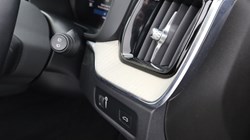 2022 (22) VOLVO XC60 2.0 B5P Inscription 5dr AWD Geartronic 4911860