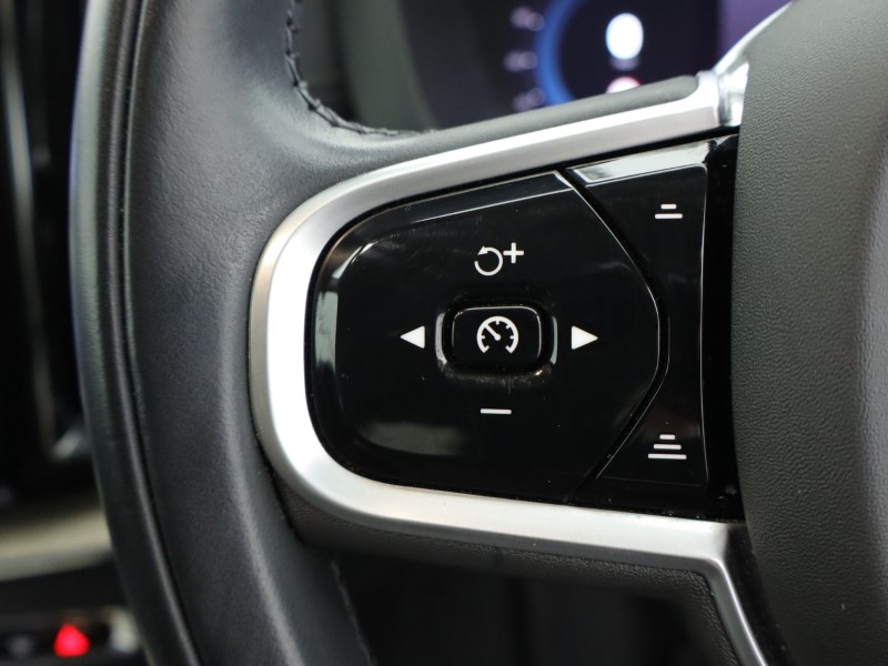 2022 (22) VOLVO XC60 2.0 B5P Inscription 5dr AWD Geartronic 4911878