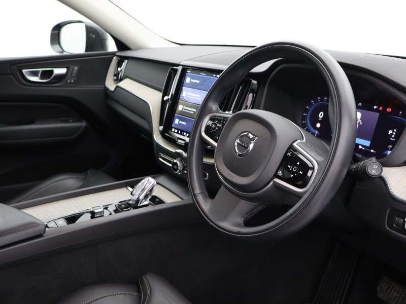 2022 (22) VOLVO XC60 2.0 B5P Inscription 5dr AWD Geartronic 4911864