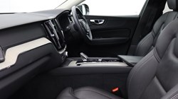 2022 (22) VOLVO XC60 2.0 B5P Inscription 5dr AWD Geartronic 4911853