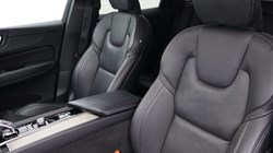 2022 (22) VOLVO XC60 2.0 B5P Inscription 5dr AWD Geartronic 4911866