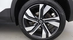 2023 (73) VOLVO XC40 2.0 B3P Ultimate Dark 5dr Auto 4906745