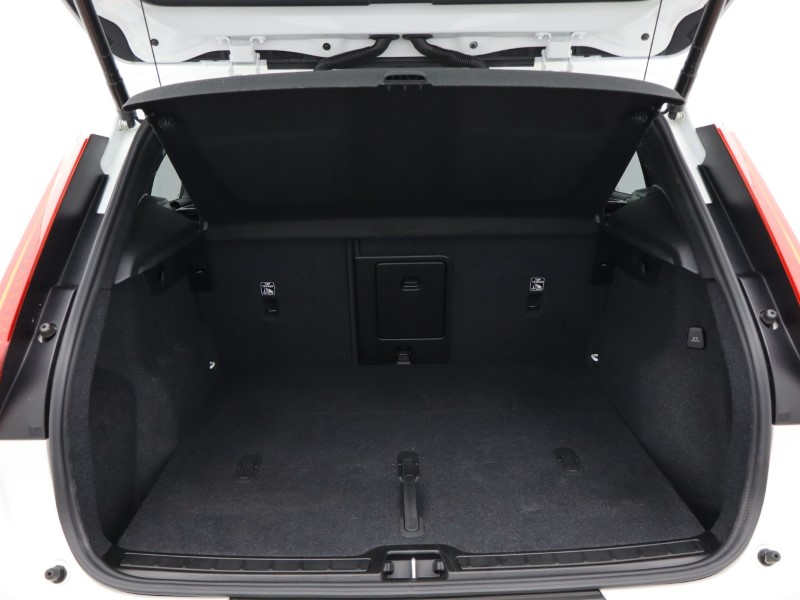 2023 (73) VOLVO XC40 2.0 B3P Ultimate Dark 5dr Auto 4906747