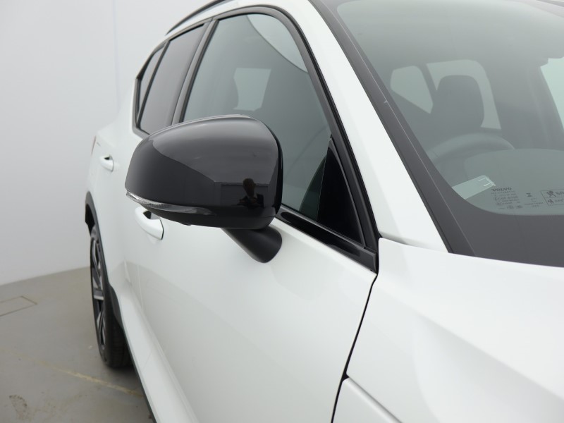 2023 (73) VOLVO XC40 2.0 B3P Ultimate Dark 5dr Auto 4906737