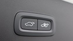 2023 (73) VOLVO XC40 2.0 B3P Ultimate Dark 5dr Auto 4906748